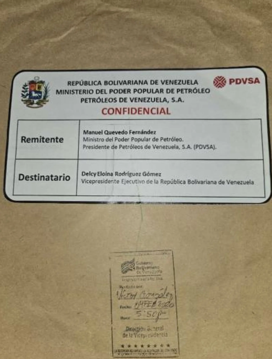 El sobre mencionado por el fiscal.