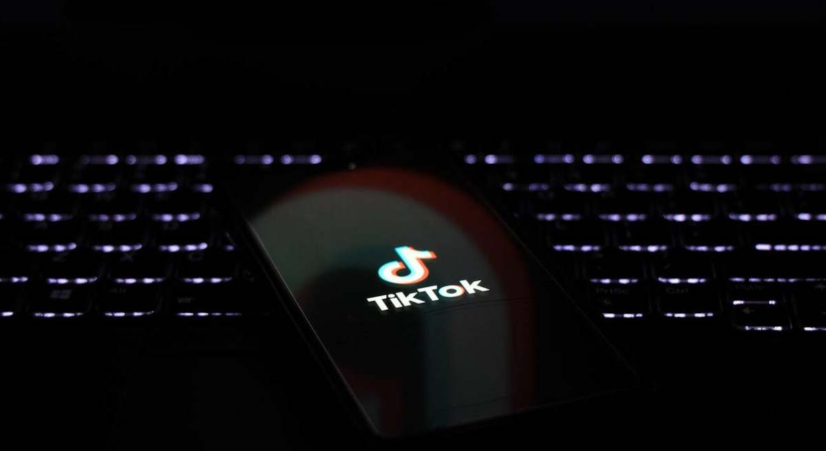 Guerra de Hollywood contra TikTok por vídeos de IA con Tom Cruise y Brad Pitt peleando