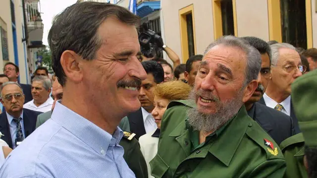 Vicente Fox y Fidel Castro en una calle de La Habana