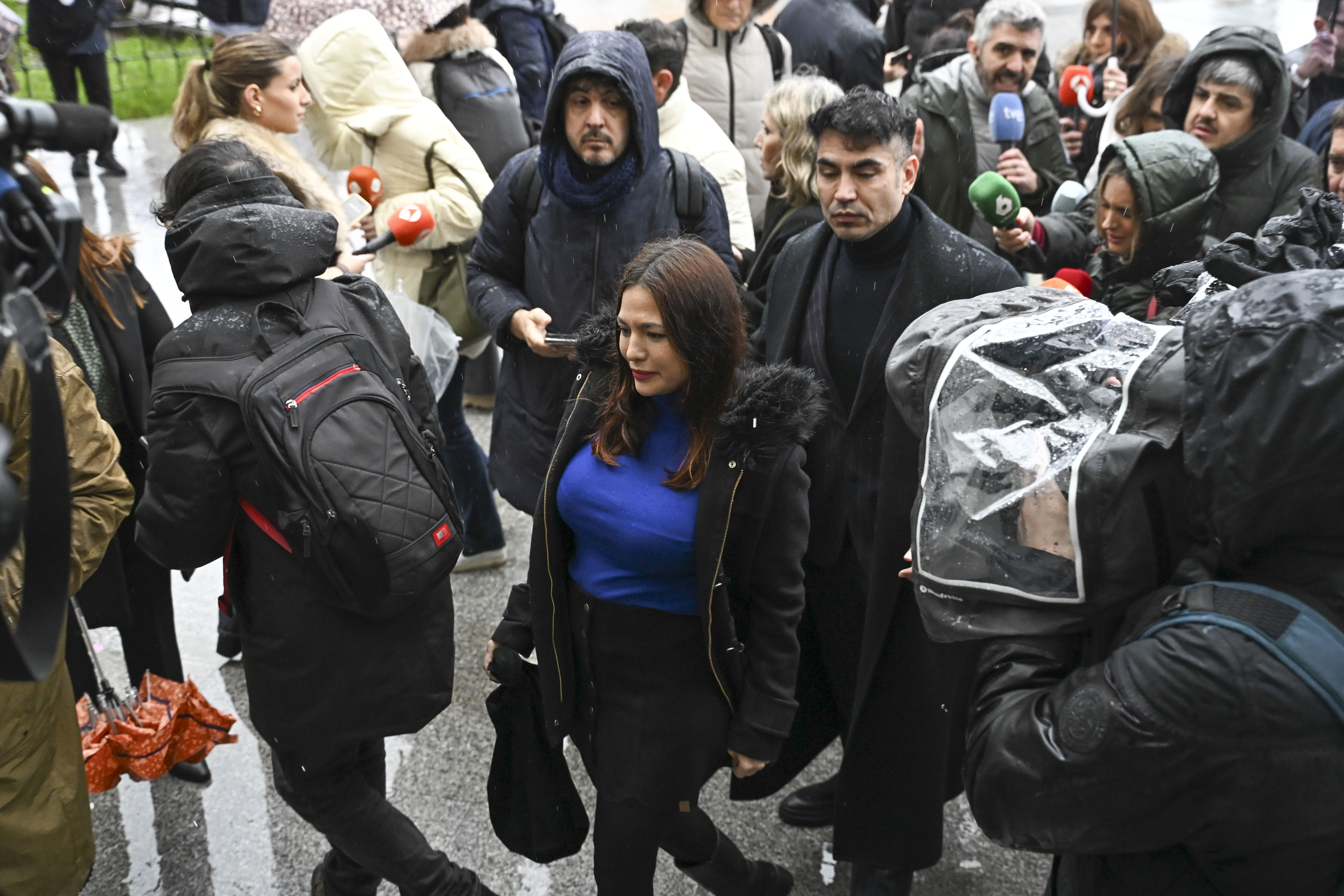 La actriz Elisa Mouliáa tras las declaraciones realizadas a la prensa este martes a las puertas de los Juzgados de Plaza de Castilla de Madrid.