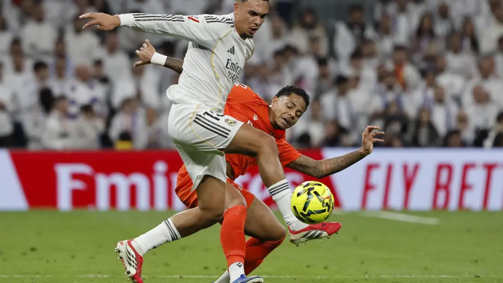 Trent, en acción ante Wesley.