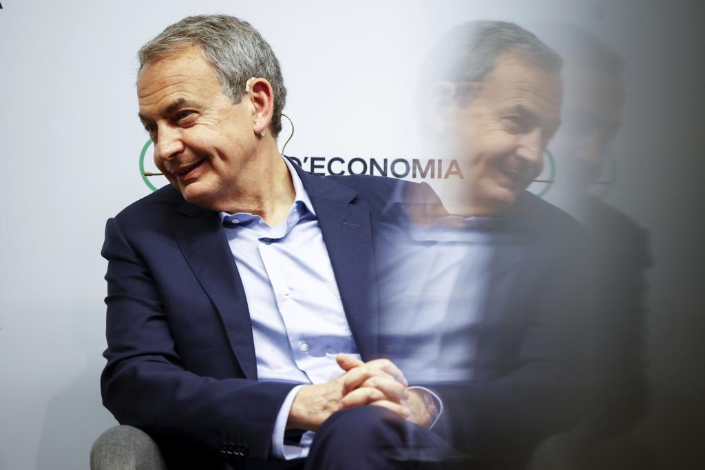 José Luis Rodríguez Zapatero, en abril de 2024 en Barcelona, en la presentación de su libro 'Crónica de la España que dialoga''.