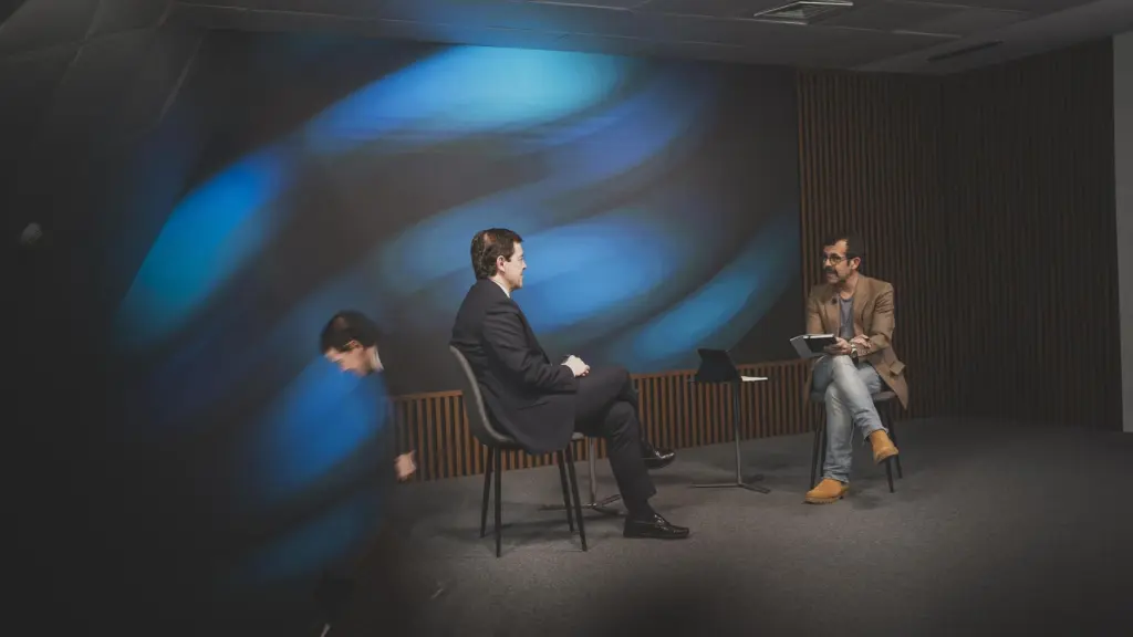Alfonso Fernández Mañueco, entrevistado por Alberto D. Prieto, subdirector de EL ESPAÑOL.