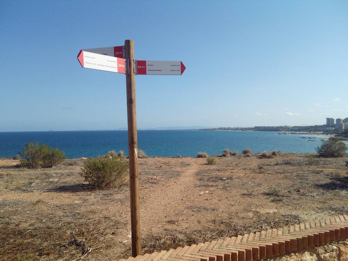 Foto: La ruta de senderismo que tienes que hacer sí o sí en la Comunidad Valenciana. (FEMECV)