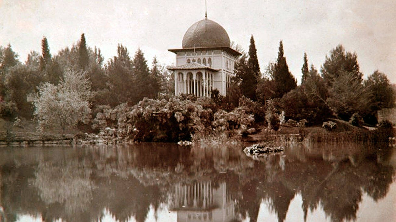 Foto: Edificio de estilo neoárabe, con claras evocaciones de la Alhambra de Granada, que se levantó junto al Palacio de Cristal de El Retiro. (Archivo)