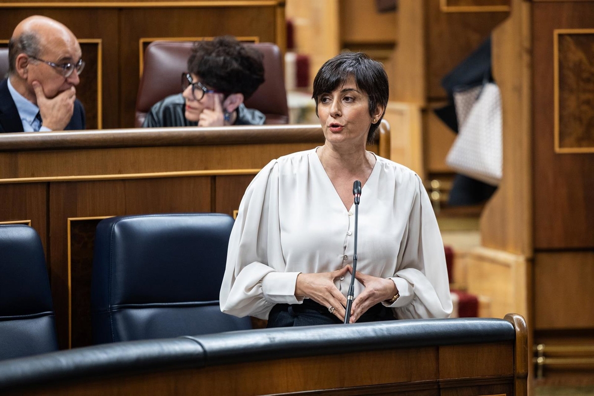 La ministra de Vivienda y