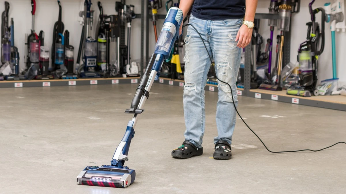 Adiós a la fregona: la nueva Dyson PencilWash de 2 kg limpia sin olores - image 1