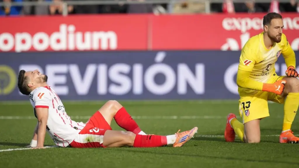Alarma en el Girona: la baja de Àlex Moreno revive el fantasma de los problemas en el lateral