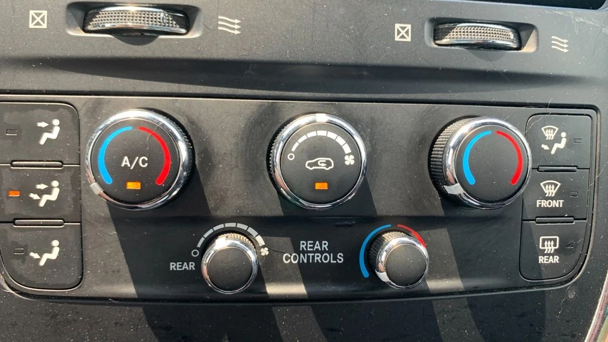 Averías de 600€: El error con el Botón A/C y el Aire acondicionado - image 1