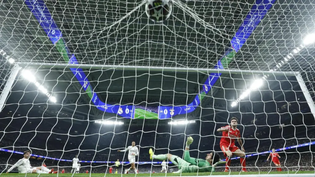 El momento del gol de Rafa Silva, el 0-1 del Real Madrid - Benfica