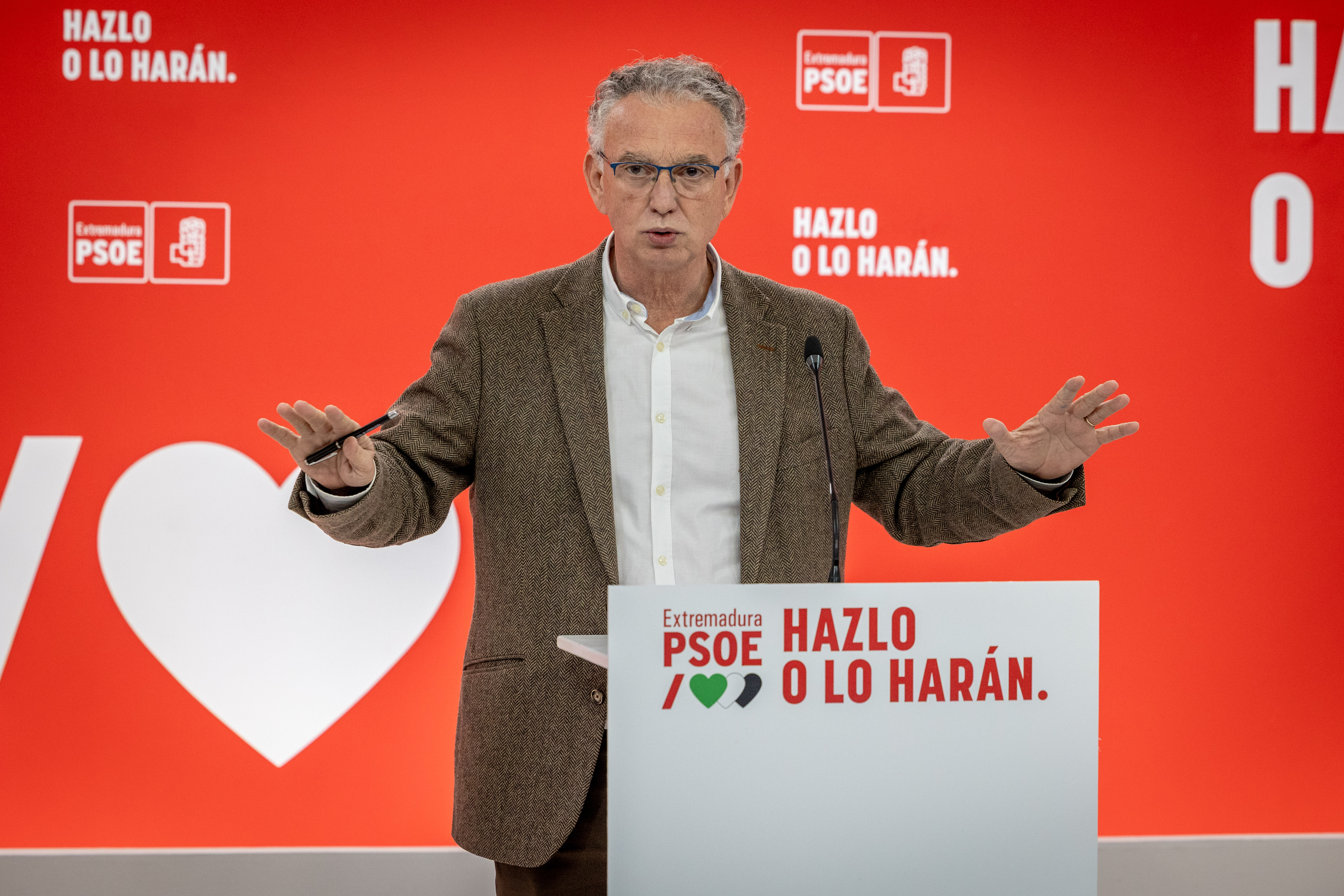 El presidente de la Junta Gestora del PSOE de Extremadura, José Luis Quintana.