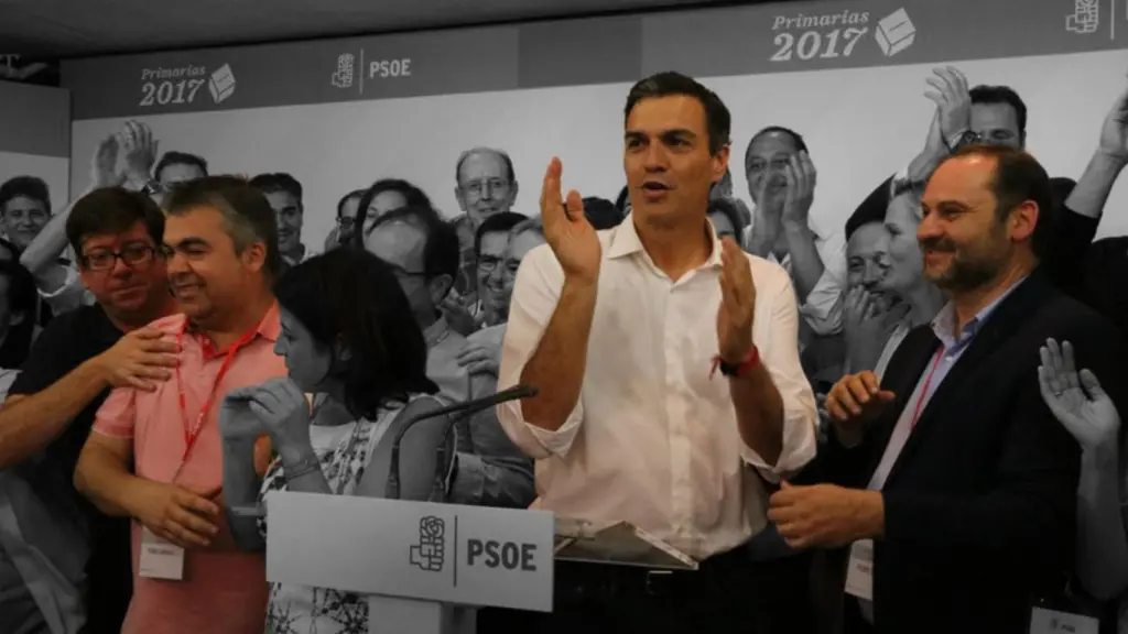 Paco Salazar, Santos Cerdán, Pedro Sánchez y José Luis Ábalos la noche que ganaron las primarias en 2017