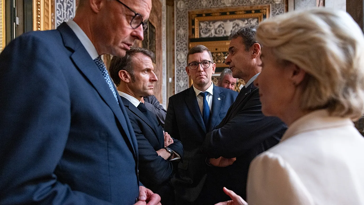 EU leaders are split on the question of direct talks with Vladimir Putin.