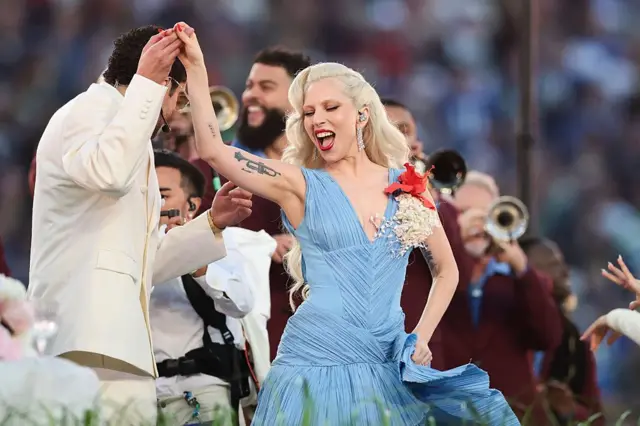 Bad Bunny junto a Lady Gaga