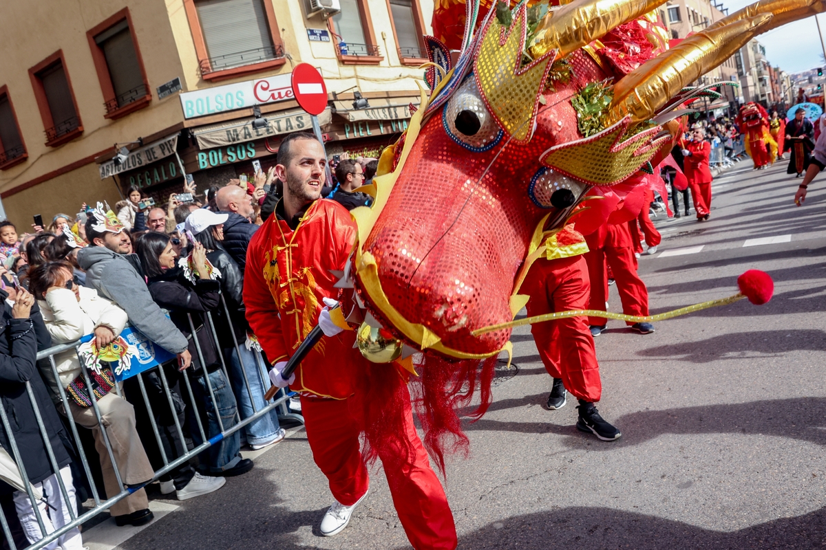 Varias personas durante el desfile