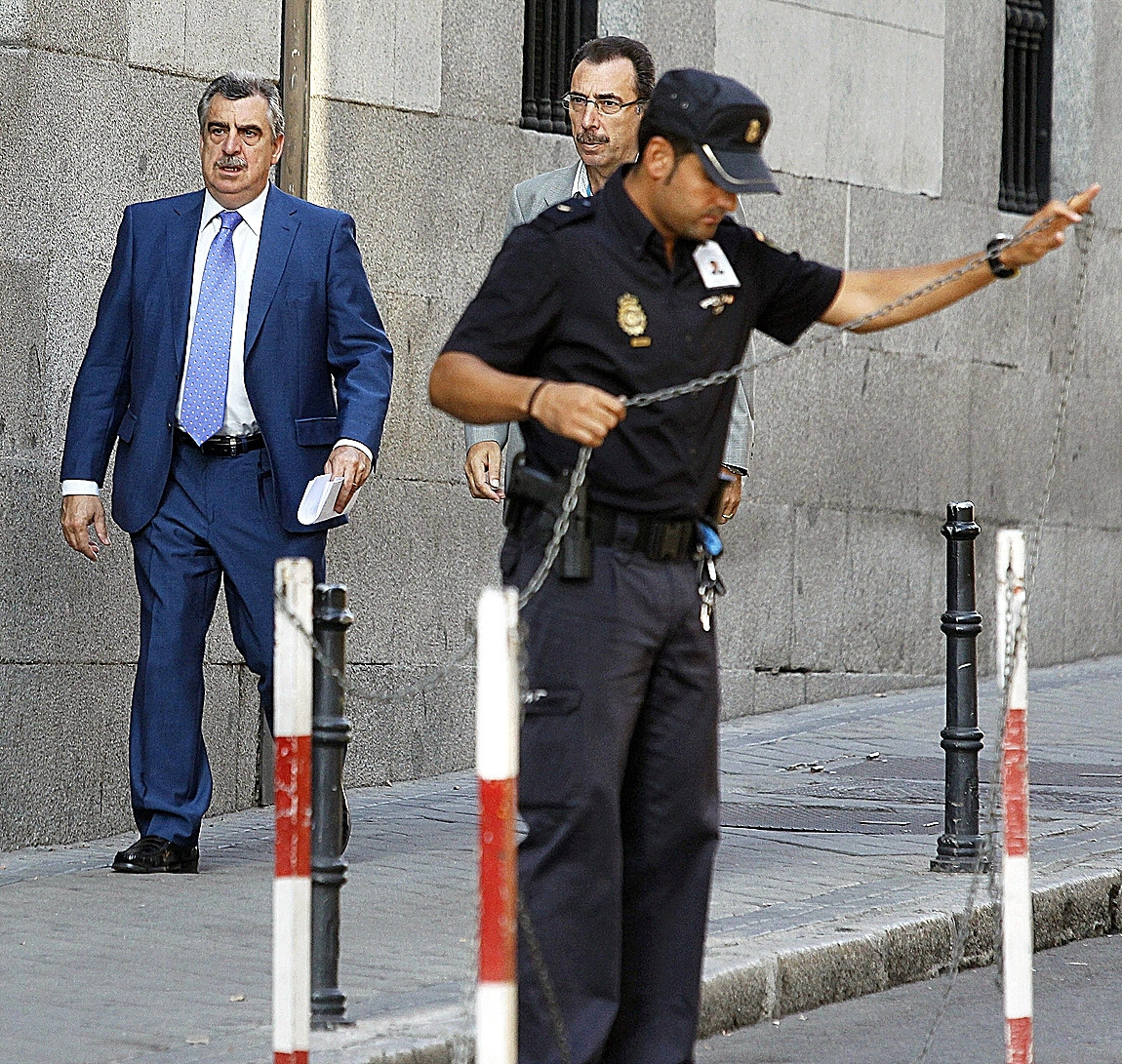 El magistrado de la Audiencia Nacional Ismael Moreno acudiendo a la antigua sede del tribunal.