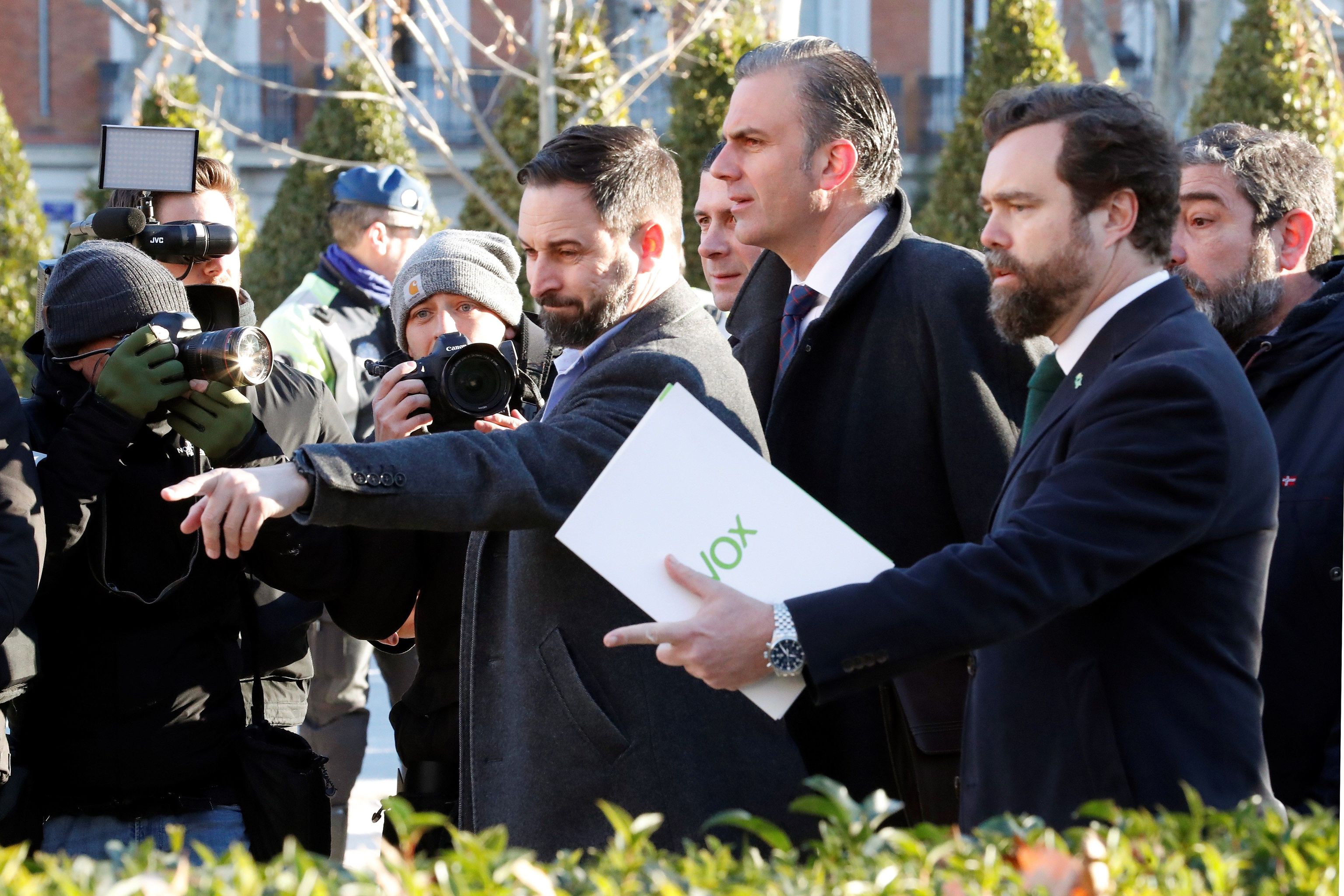 Abascal, Ortega Smith, Espinosa y, detrás, Pedro Fernández, en 2019, durante la celebración del juicio por el 'procés'