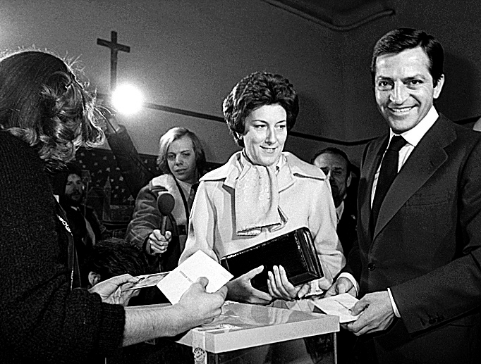 Adolfo Suárez, entonces presidente, y su esposa Amparo Illana.
