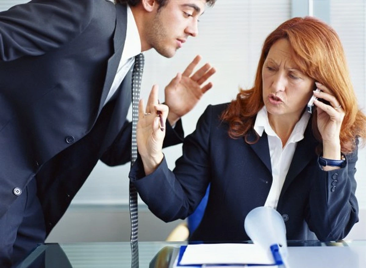 Cuando alguien te interrumpe sin parar: las razones y cómo recuperar el control de la conversación - image 1