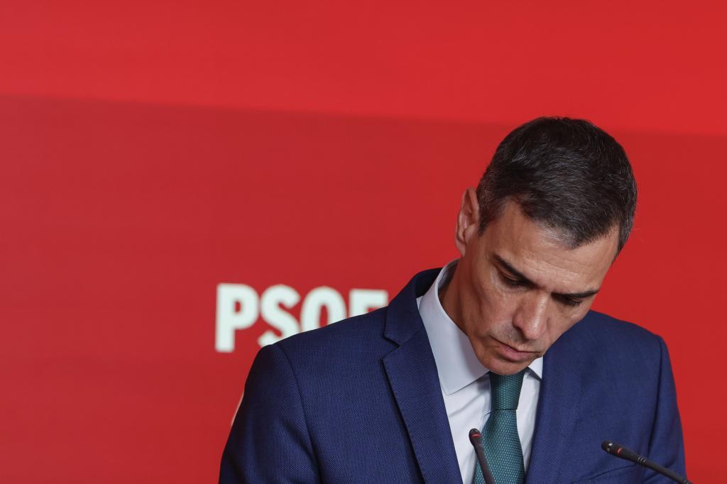Pedro Sánchez, en Ferraz, tras la salida en 2025 de Santos Cerdán como secretario de Organización del PSOE.