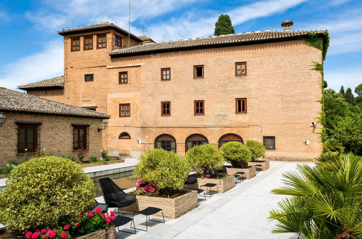 Foto: Este es el Parador en el que estuvieron enterrados temporalmente los Reyes Católicos. (Paradores)