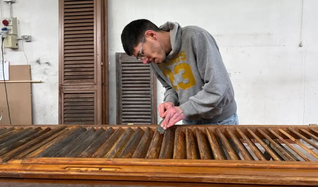Devuelve la vida a tus ventanas: el arte del restauro en madera
