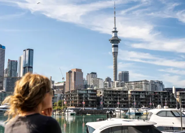 Mujer en Auckland