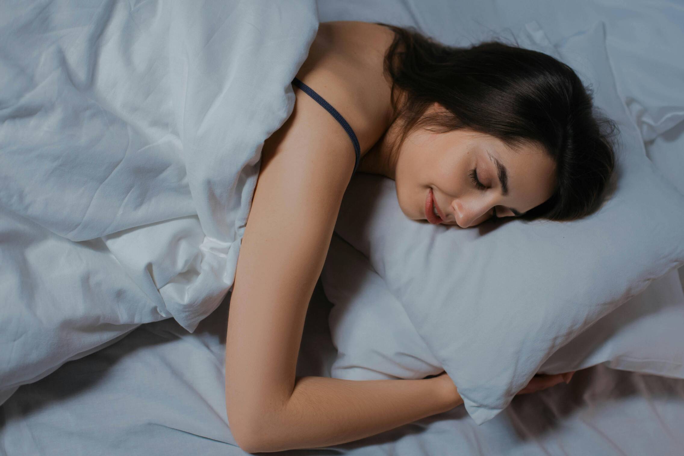 Foto: No es práctica para muchos adolescentes la recomendación de dormir 8-10 horas diarias (Pexels).