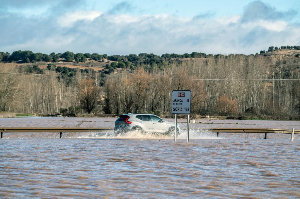 La carretera N-122 , este sábado a su paso por Fuentecén