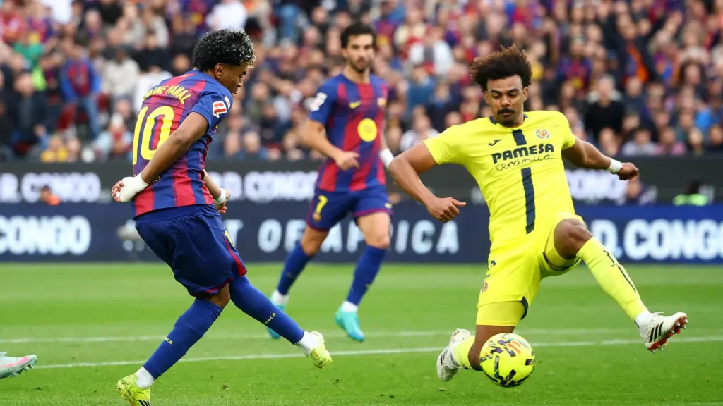 Momento del primer gol de Lamine Yamal contra el Villarreal.