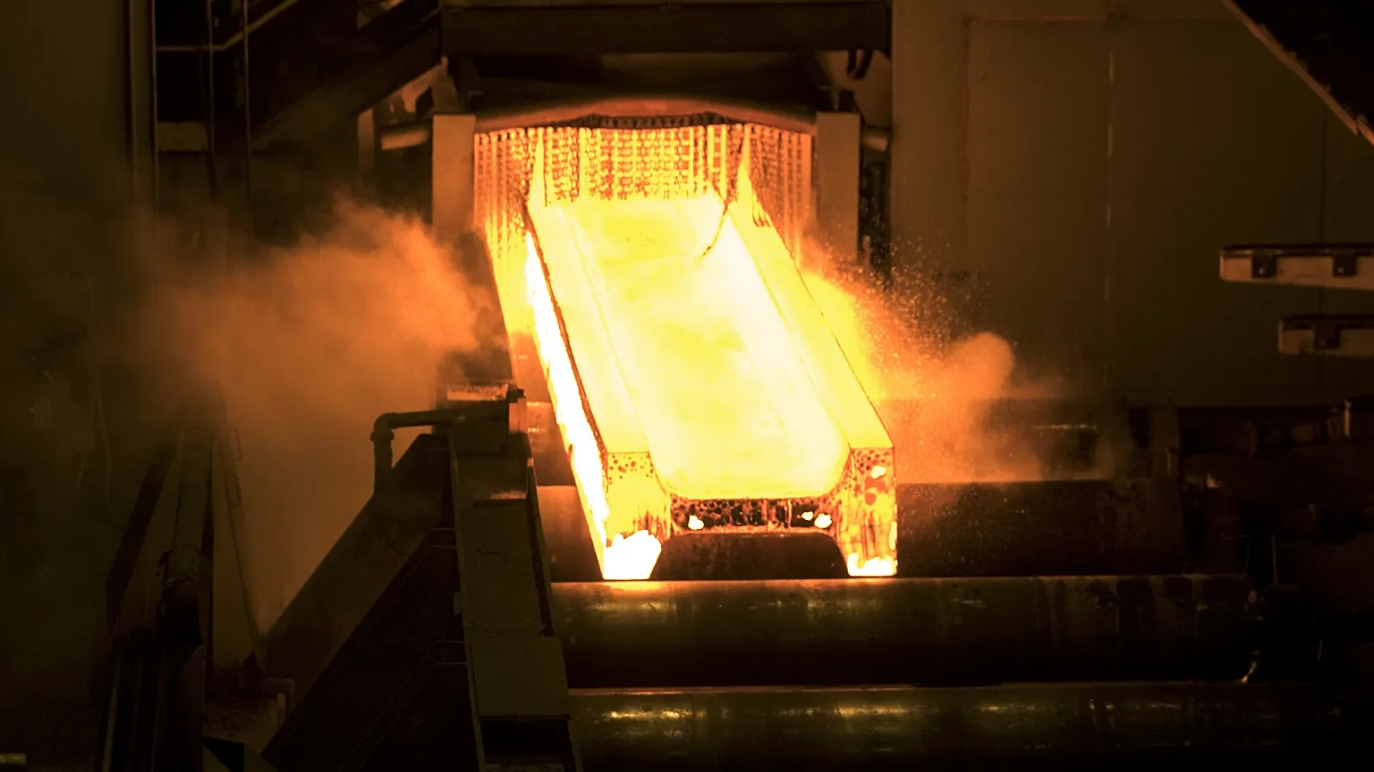 The €1.3 billion investment will be used to build a giant electric arc furnace.