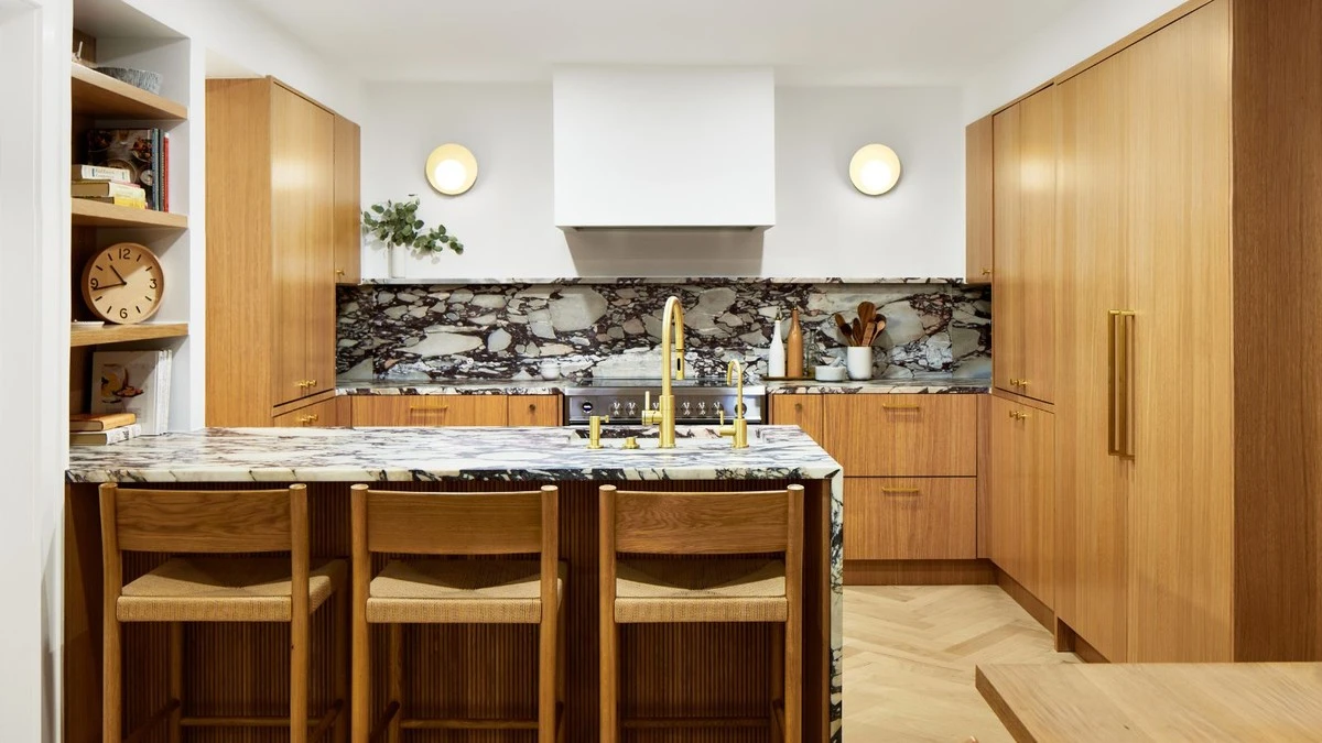 El fin de la cocina blanca: 3 razones para usar madera en 2026 - image 1