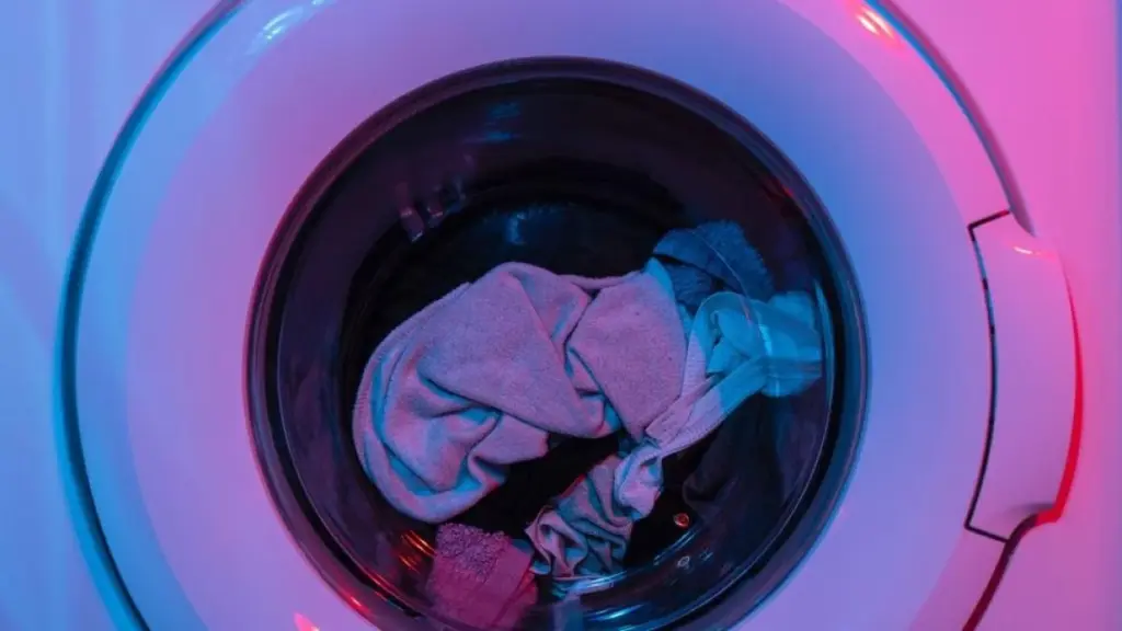 El fin de los 40 °C: por qué lavar con agua fría es mejor para tu ropa y tu bolsillo