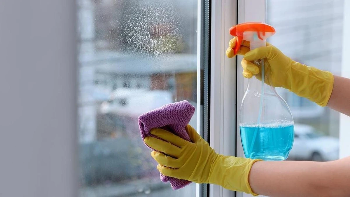 El truco del vinagre para limpiar cristales: por qué el 89% lo hace mal - image 1
