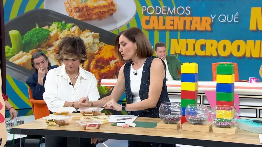 Evita el microondas con plásticos 3 y 7: el aviso de Boticaria García