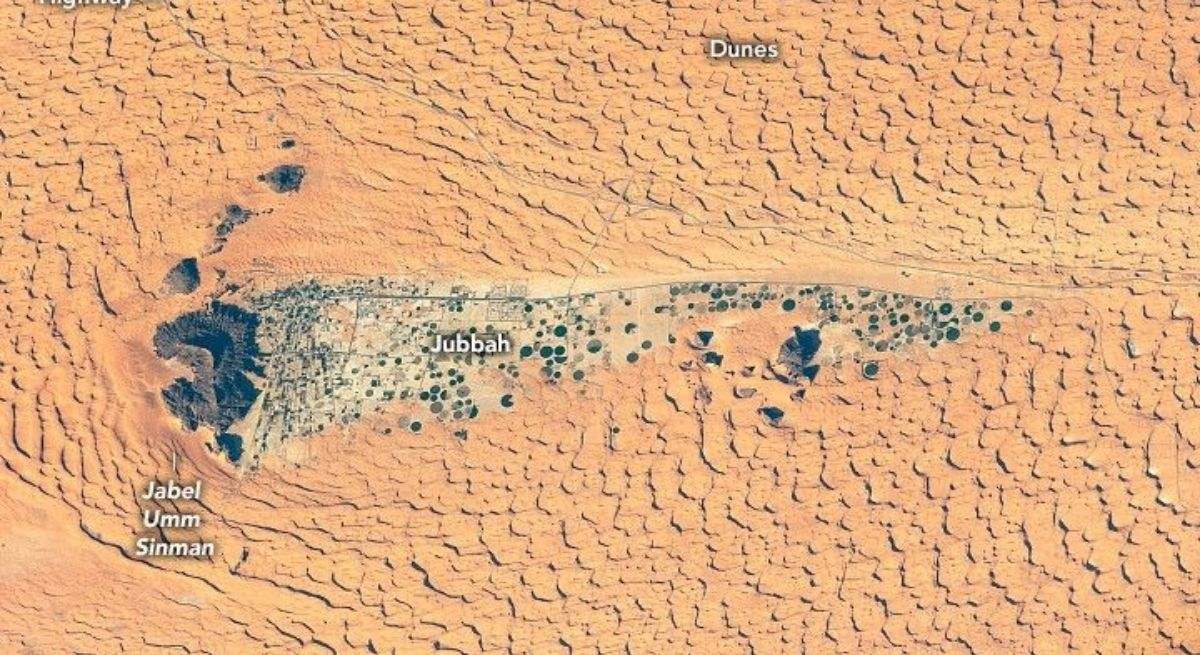 La NASA capta desde el espacio unos misteriosos círculos en el corazón del desierto de Arabia Saudí