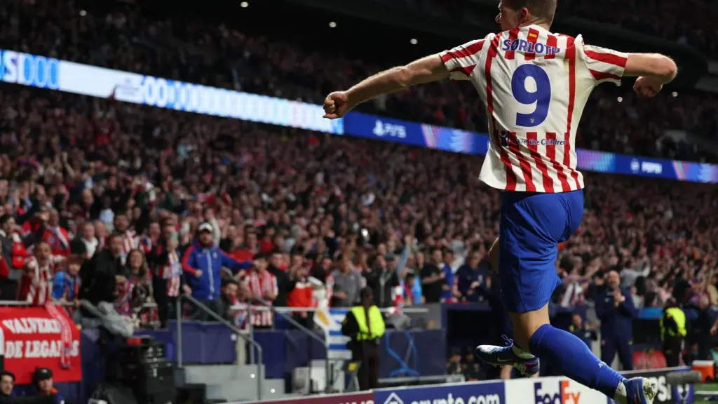 Sorloth celebra su tercer gol ante el Brujas.