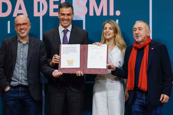 Gobierno y sindicatos firman acuerdo