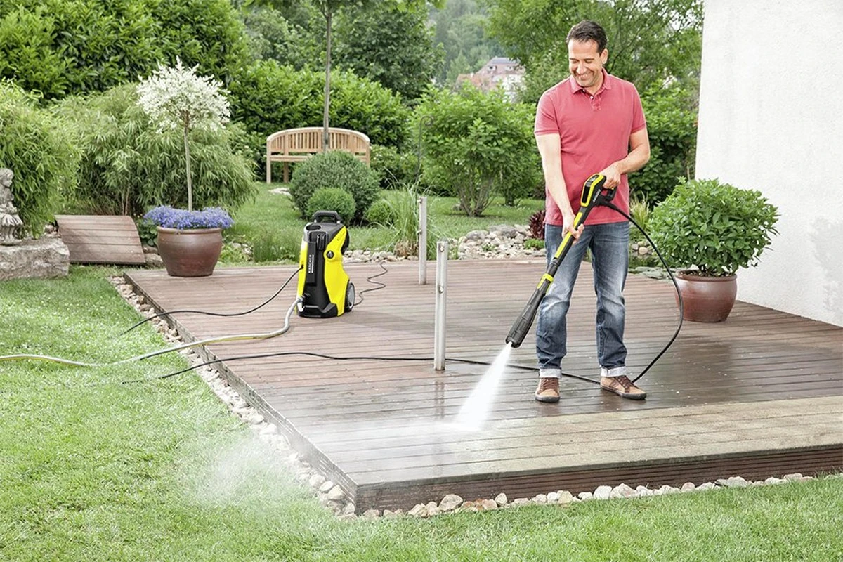 La hidrolavadora que revoluciona la limpieza del patio: adiós al moho, hola al ahorro de agua - image 1