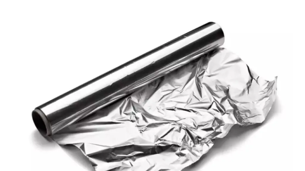 ¿Papel aluminio por el lado brillante o mate? La verdad científica sobre su uso en la cocina
