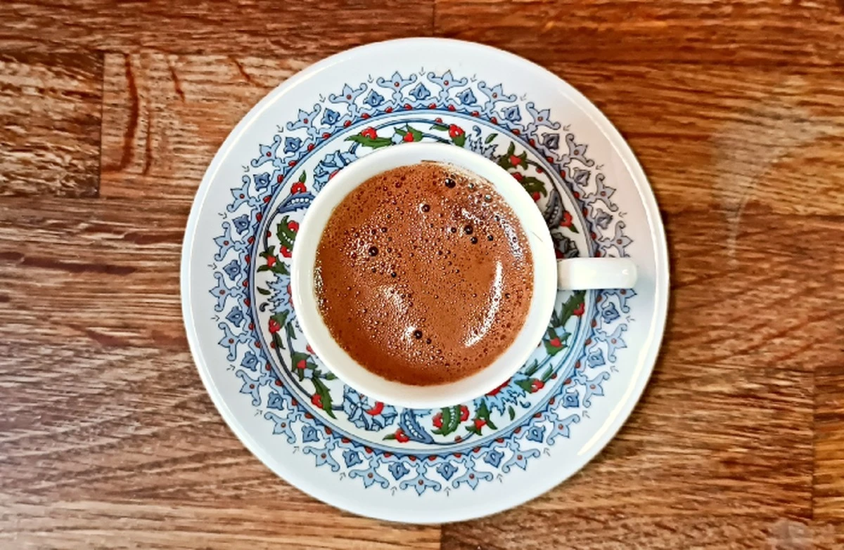 Por qué los baristas nunca dejan que el café hierva y el truco de la pizca de canela - image 1