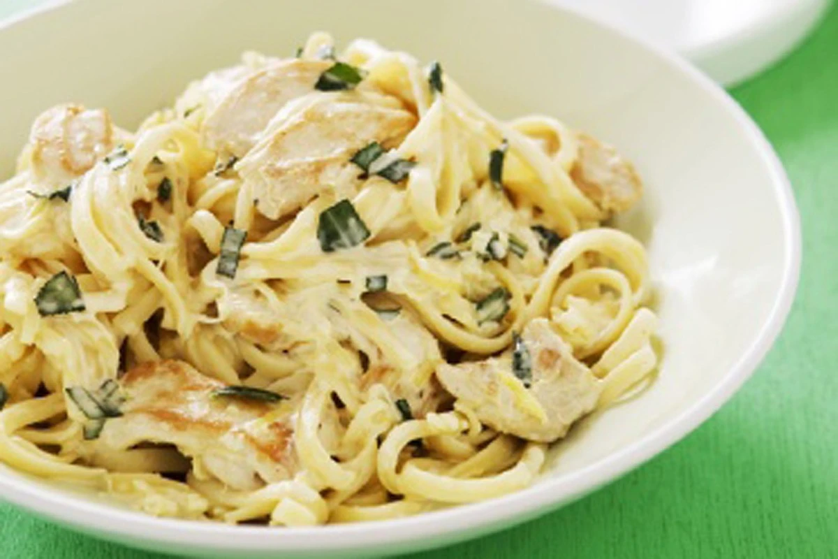 Por qué los chefs añaden una cucharada de queso crema a la pasta con puerros - image 1
