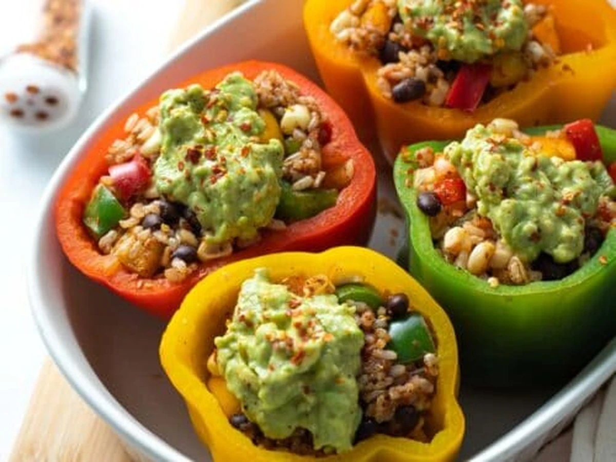 Por qué los cocineros expertos añaden sirope de dátil a los pimientos rellenos - image 1