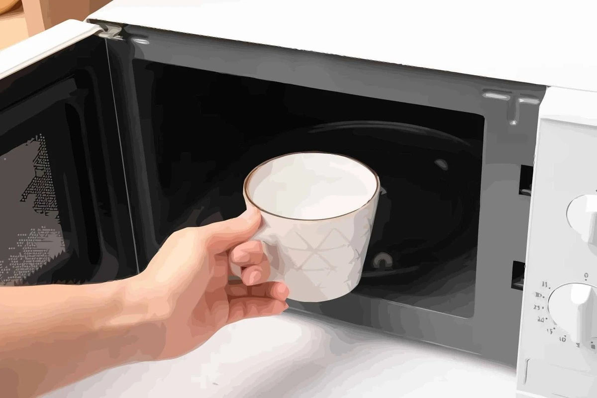 Por qué los expertos recomiendan no calentar el agua en el microondas - image 1
