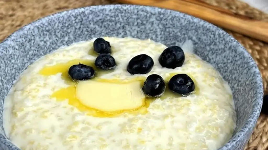 Por qué los nutricionistas están cambiando la avena por los copos de arroz en el desayuno
