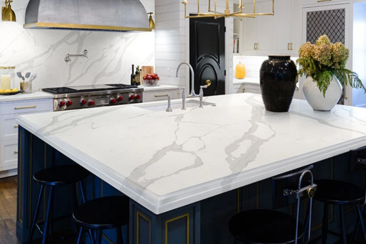 Por qué Mike Holmes aconseja cambiar el mármol por el cuarzo en las nuevas cocinas - image 1