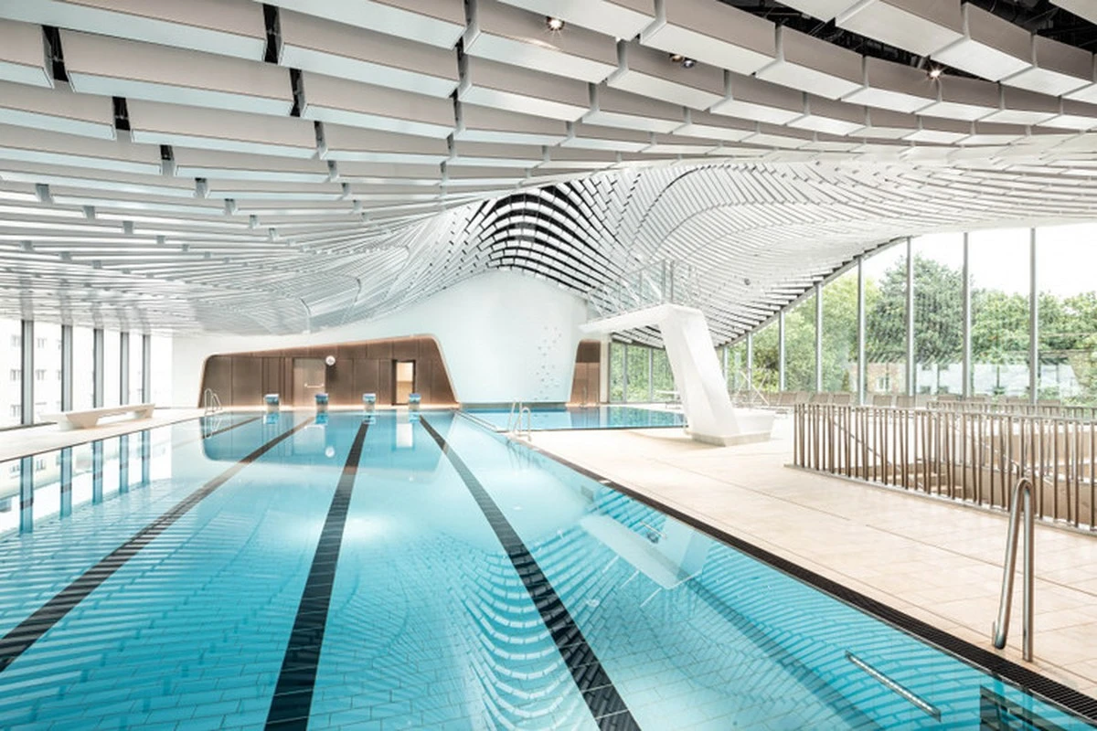 Por qué Milán está invirtiendo 28 millones en transformar sus piscinas públicas en refugios contra el calor - image 1