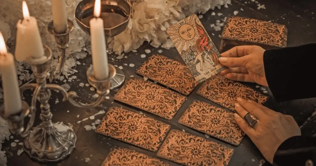 Tarot del día: 12 signos, 11 de febrero de 2026 - Un giro hacia lo nuevo