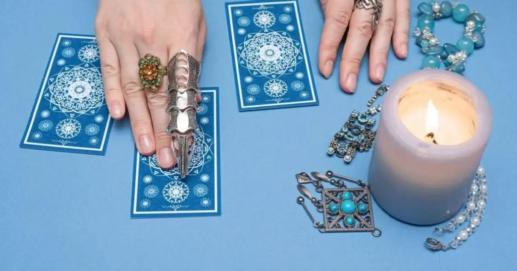 Tarot del día: tu destino astrológico para el 19 de febrero de 2026