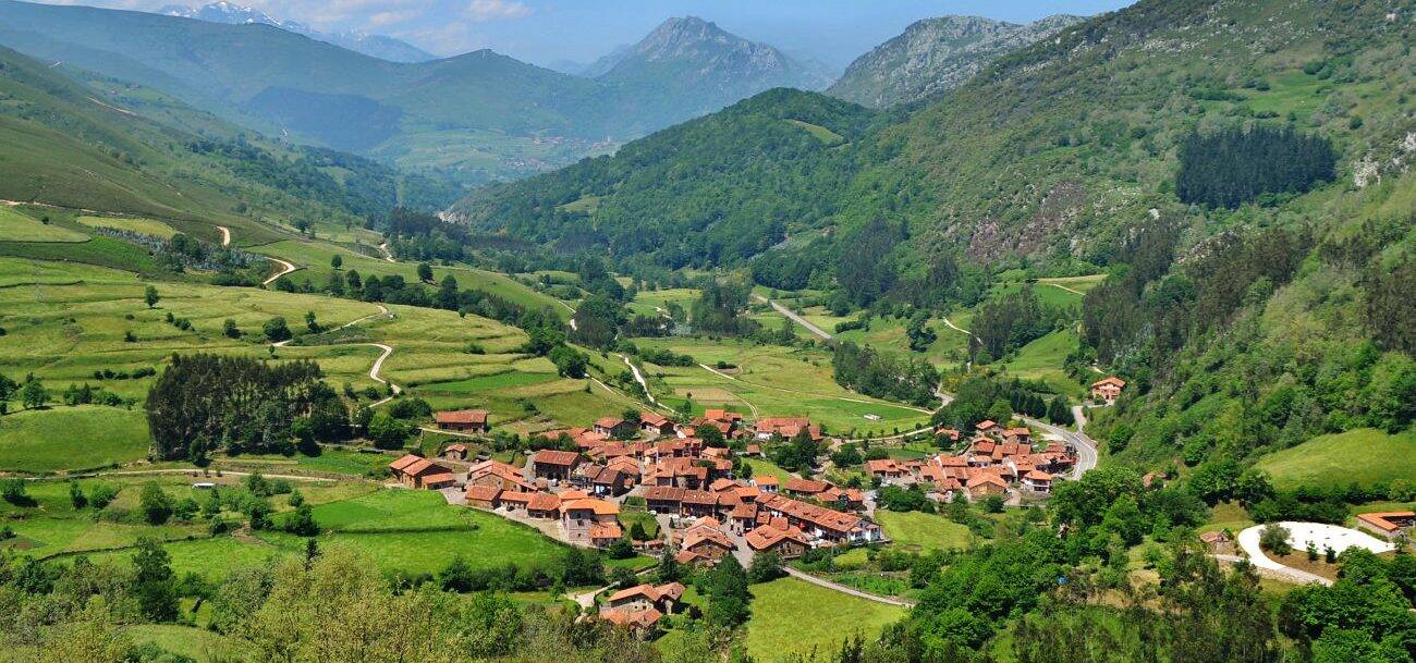 Foto: Esta villa medieval de Cantabria nos permitirá desconectar con una agradable visita. (Esencia de Cantabria)